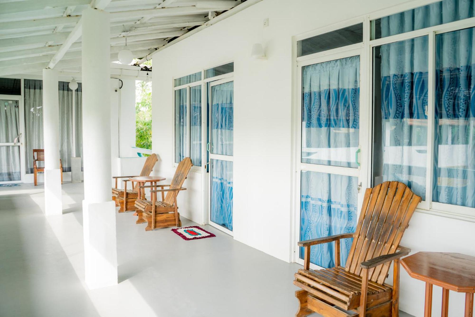 Bed and Breakfast Asanka Surf House & Resturant Midigama East Zewnętrze zdjęcie